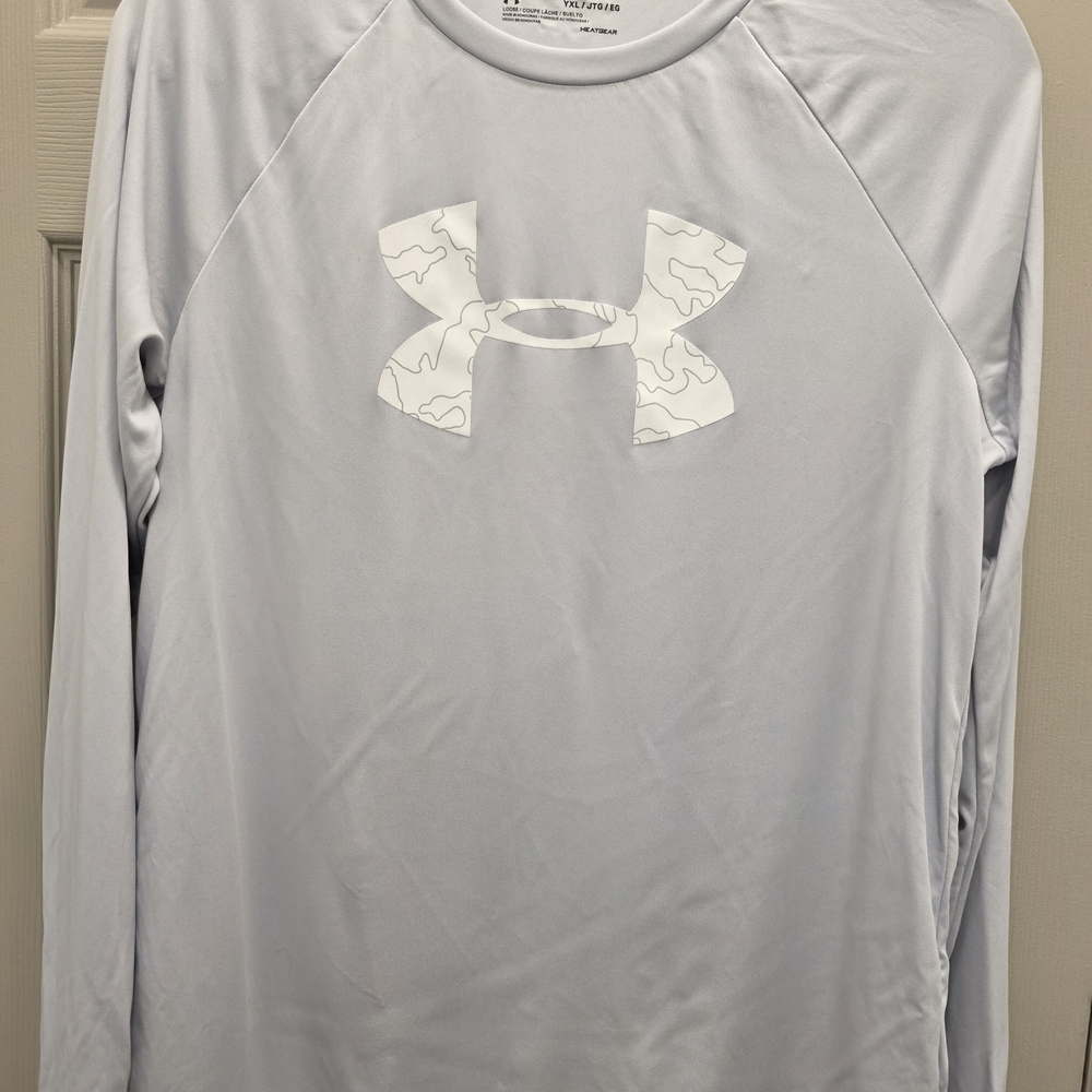 Under Armour Men's Light Gray Long Sleeve Tee